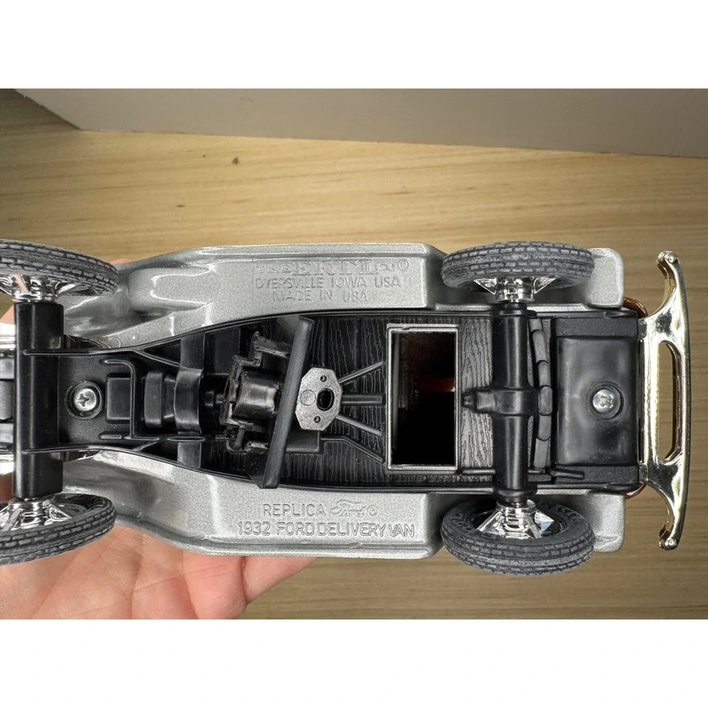 ERTL 1932 Ford Panel Delivery Truck Coin Bank Trustworthy Hardware LE